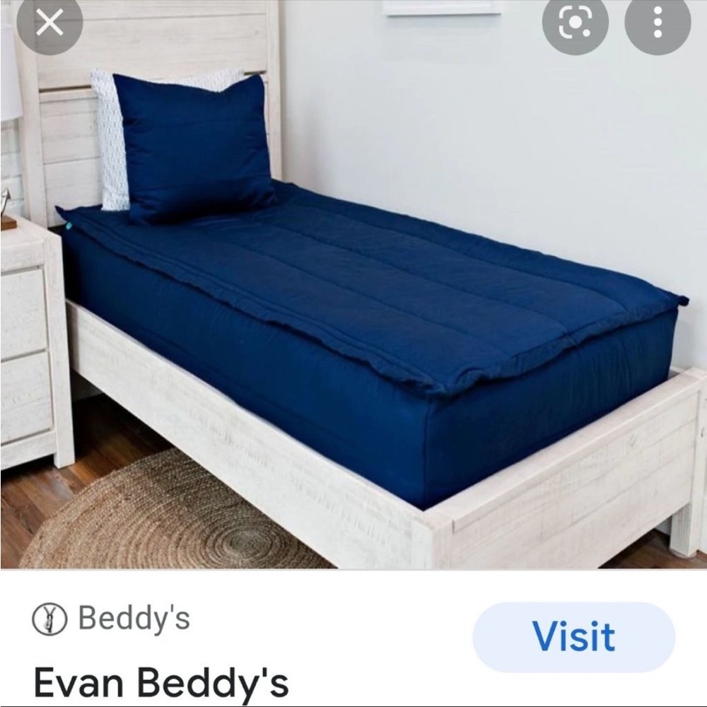 Beddy’s Evan Twin bedding with pillow cases